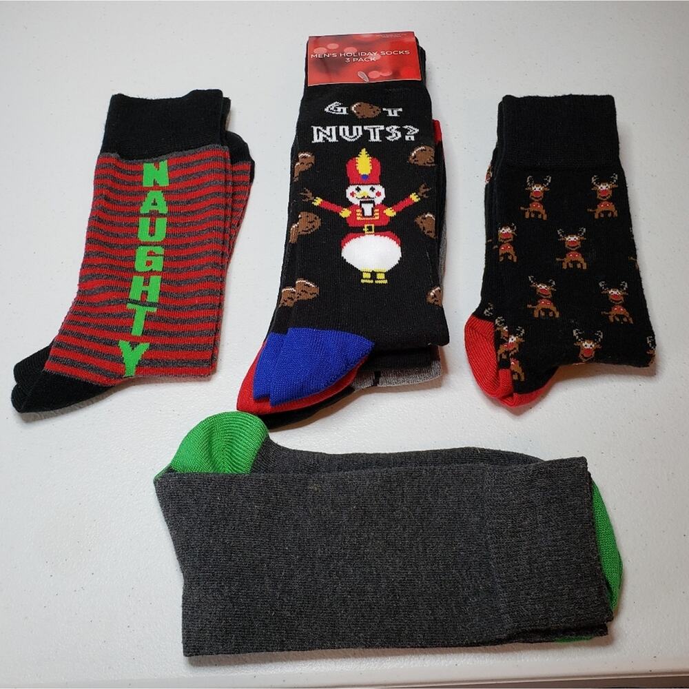 Kohl's Holiday Christmas Theme Crew Socks Six Pair Bundle - Picture 2 of 9
